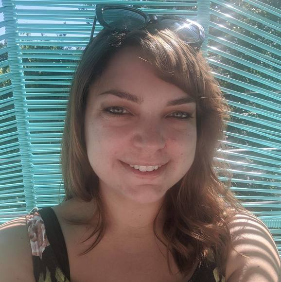 Profile Picture of Kayla Effner (@keffn001) on Poshmark