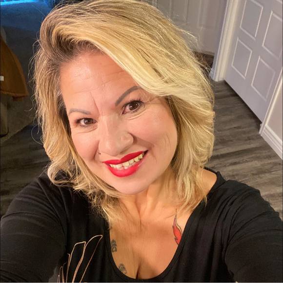 Profile Picture of Lorencita Jaramillo (@wildheart_1970) on Poshmark
