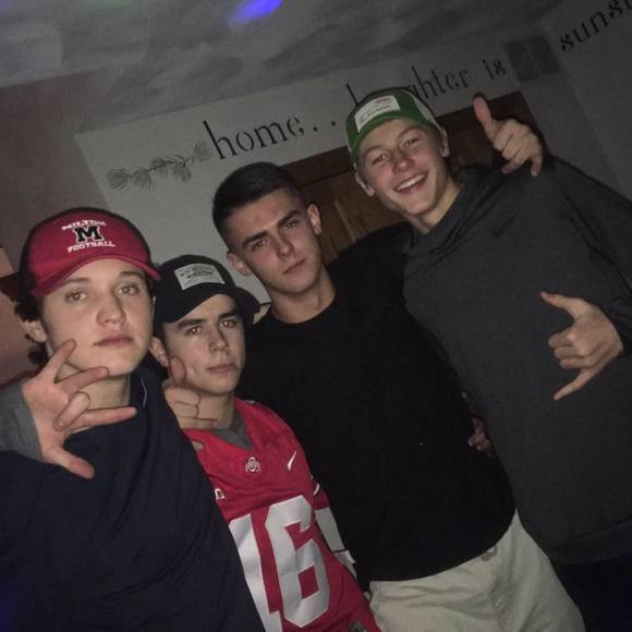 Profile Picture of Ben Clarke (@benclarke08) on Poshmark