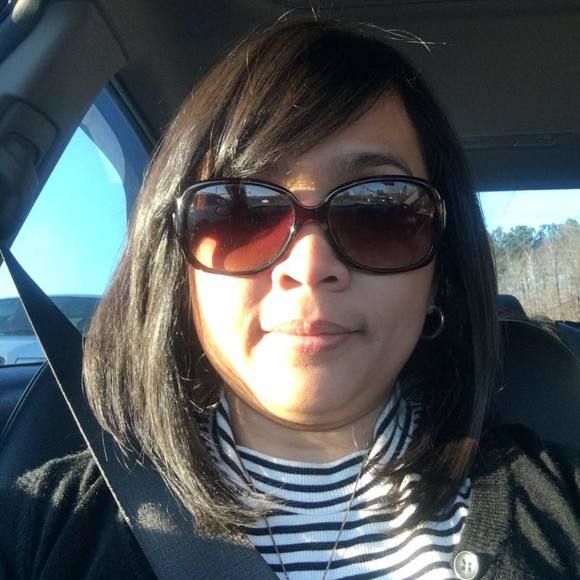 Profile Picture of Monina Ambulo (@monette_ambulo) on Poshmark