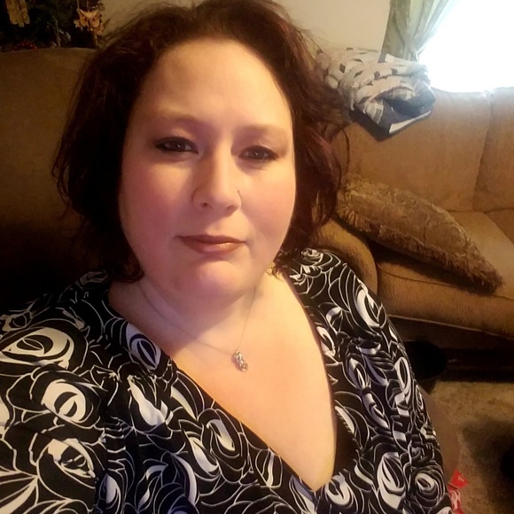 Profile Picture of Sherri Stovall (@sherristovall) on Poshmark