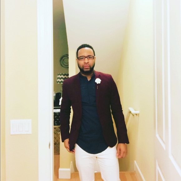 Profile Picture of Matt Leon (@prodeucer06) on Poshmark