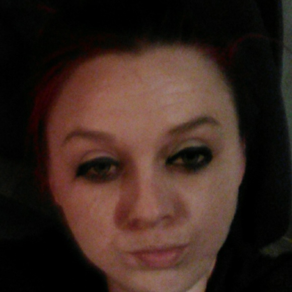 Samantha Bakke - Poshmark Profile Picture of Samantha Bakke (@nucas13) on Poshmark