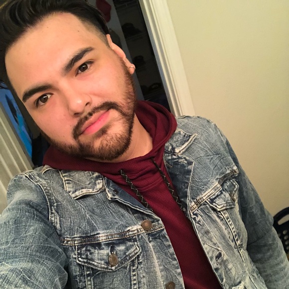 Profile Picture of Peter Lopez (@plopez95) on Poshmark