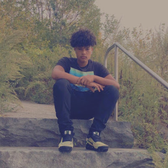 Profile Picture of Joel Matos (@joelalexml) on Poshmark