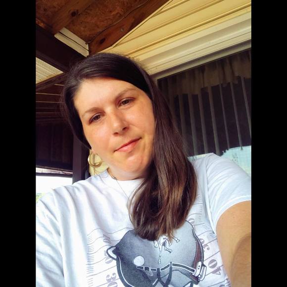 Profile Picture of Crystal Worrell-cochran (@ccelliston03) on Poshmark