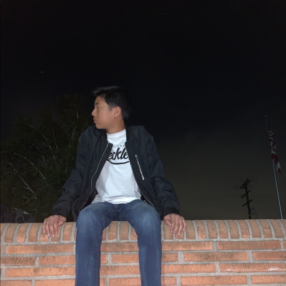 Profile Picture of Andrew Han (@andrewhan) on Poshmark