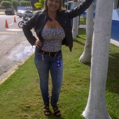 Profile Picture of Zenaida Acevedo (@ZenaidaAcevedo) on Twitter