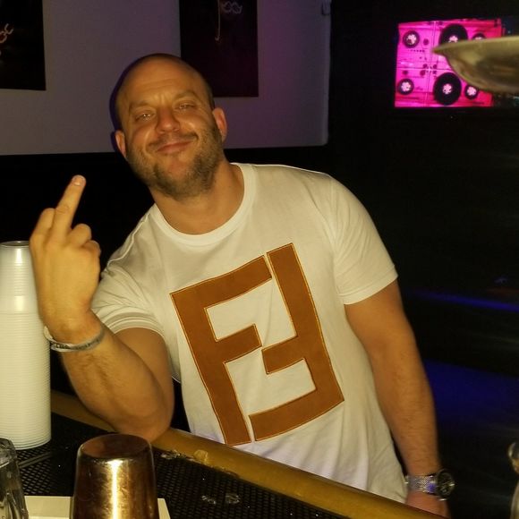 Profile Picture of Joel Moskowitz (@joelmoskowitz) on Poshmark