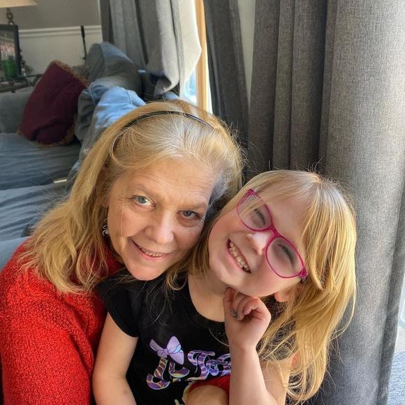 Profile Picture of Genevieve Hasemann (@ghasemann) on Poshmark