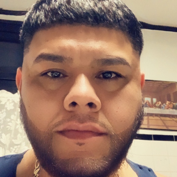 Profile Picture of Armando Barrera (@momoross1977) on Poshmark