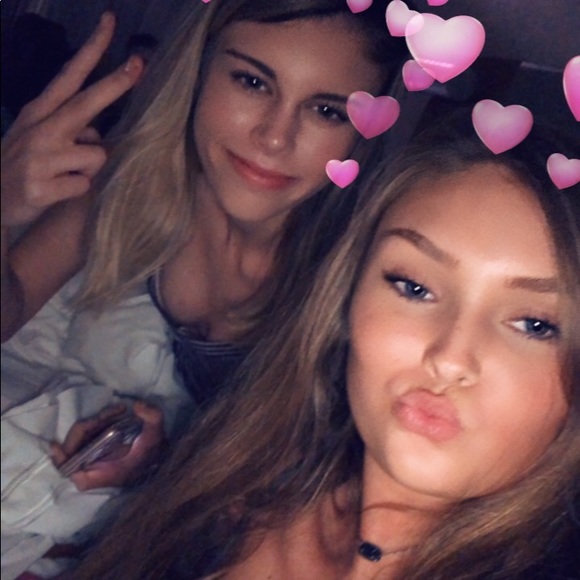 Profile Picture of Emily Cravens (@emilycravens43) on Poshmark