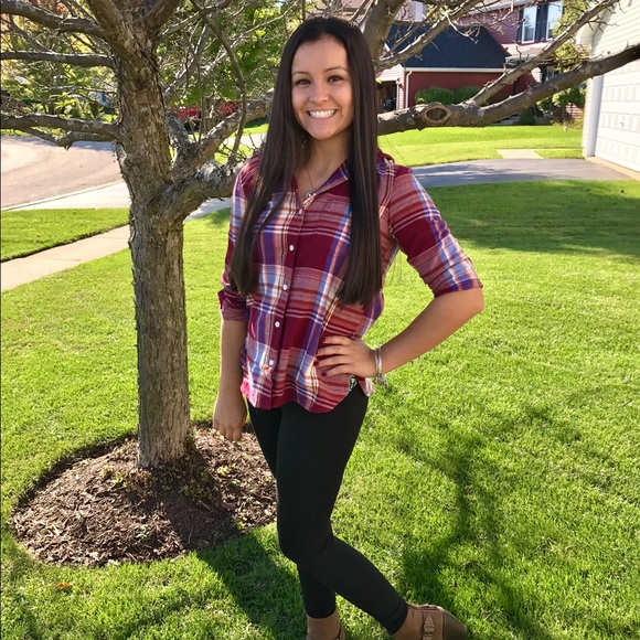 Profile Picture of Sienna Kallner (@siennakallner) on Poshmark