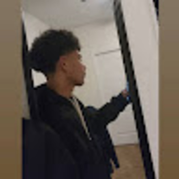 Alberto Horta - Poshmark Profile Picture of Alberto Horta (@albertohorta163) on Poshmark