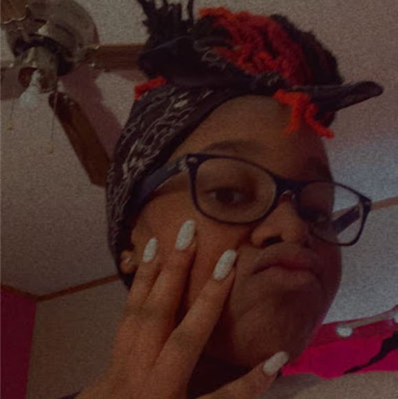 Profile Picture of Tori Wise (@toriwise10) on Poshmark