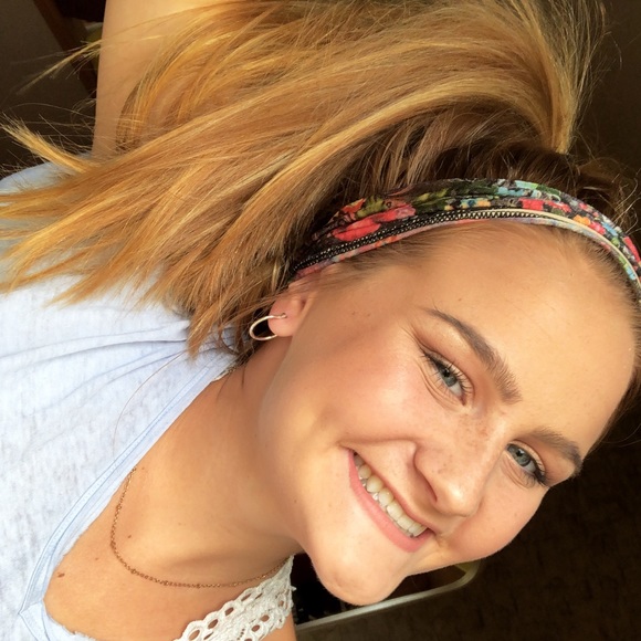 Profile Picture of Heather Mierau (@heather_132020) on Poshmark