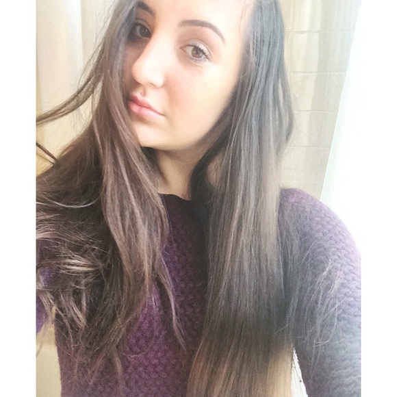 Profile Picture of Lindy Naama (@naamalindy) on Poshmark