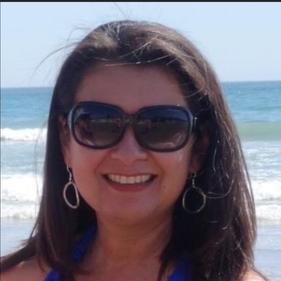 Gina Buschur - Poshmark Profile Picture of Gina Buschur (@gdbuschur) on Poshmark