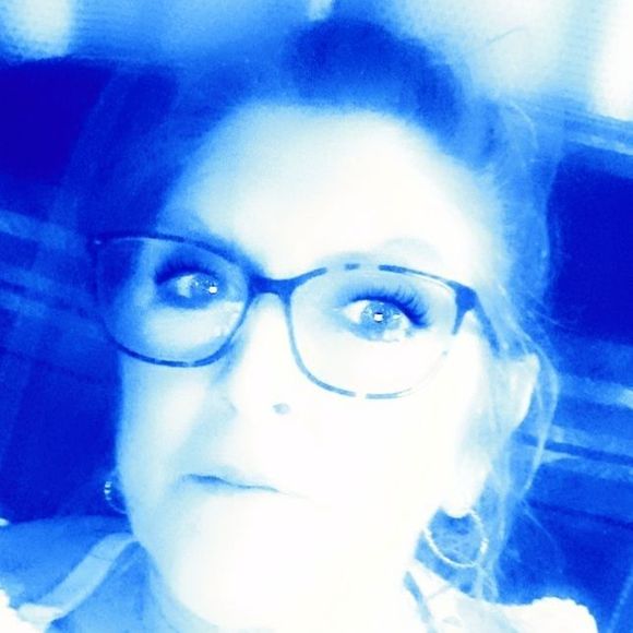 Profile Picture of Debbie Davidson gavin (@debbieg6515) on Poshmark