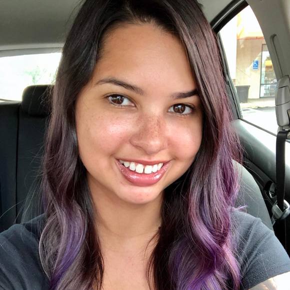 Profile Picture of Cleo Edwards (@cleoedwards) on Poshmark