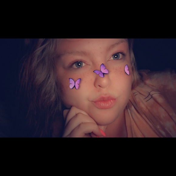 Profile Picture of Ashley Heister (@babyash123231) on Poshmark