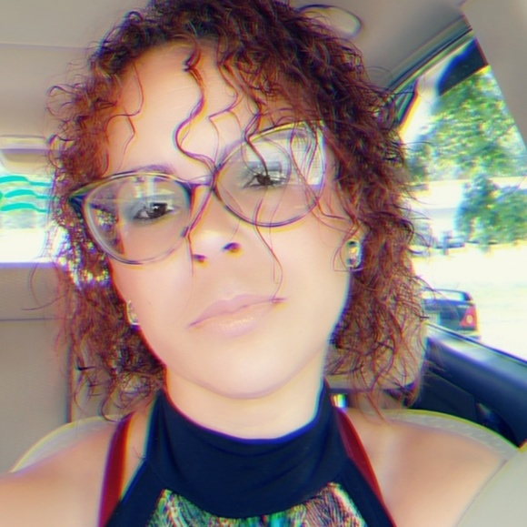 Profile Picture of Beida Brito (@beidacruz1218) on Poshmark