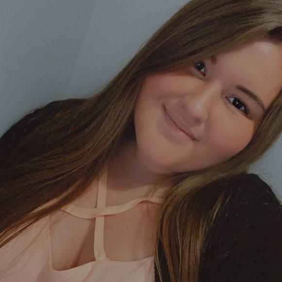 Profile Picture of Katelyn Best (@katelynbest) on Poshmark
