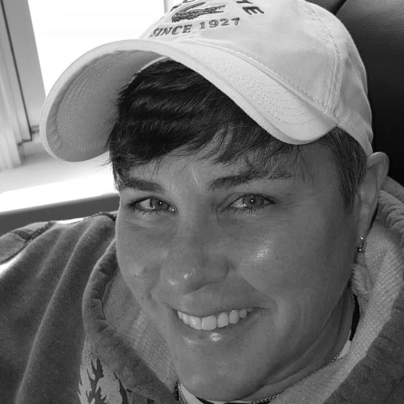 Profile Picture of Stephanie Pedigo (@pedigo1970) on Poshmark