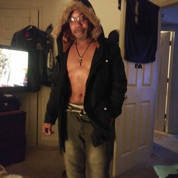 Profile Picture of Charles Warlington (@cwarlington73) on Poshmark