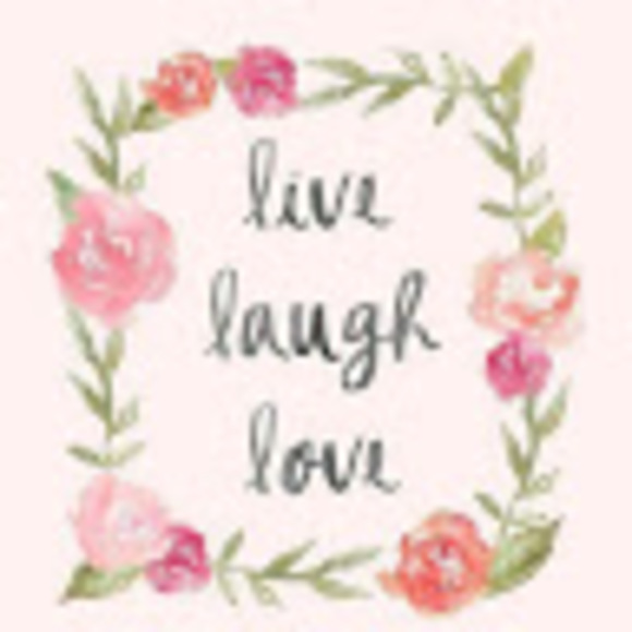 Profile Picture of Philomena Hsieh-wong (@minahsi) on Poshmark