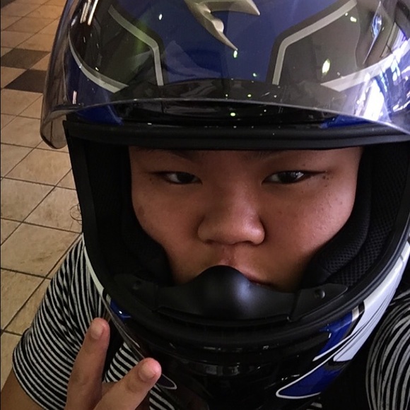 Profile Picture of Jenny Huynh (@jennysutopia09) on Poshmark