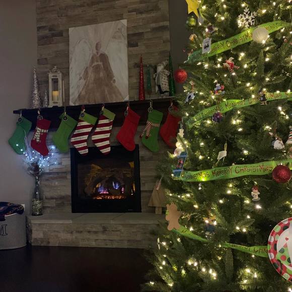 Profile Picture of Amy Christensen matthews (@amyhp840) on Poshmark