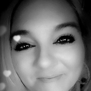 Profile Picture of Amber Farrow (@junebugg23) on Instagram