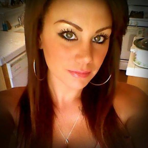 Profile Picture of Leslie Mavrogianis (@lesnjim4ever) on Poshmark