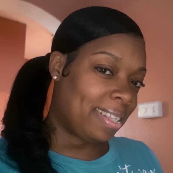 Profile Picture of Kamisha Taylor (@kamishataylor) on Poshmark