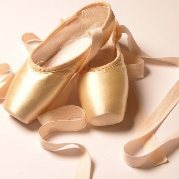 Profile Picture of Annelise Servatius (@applebanana101) on Poshmark