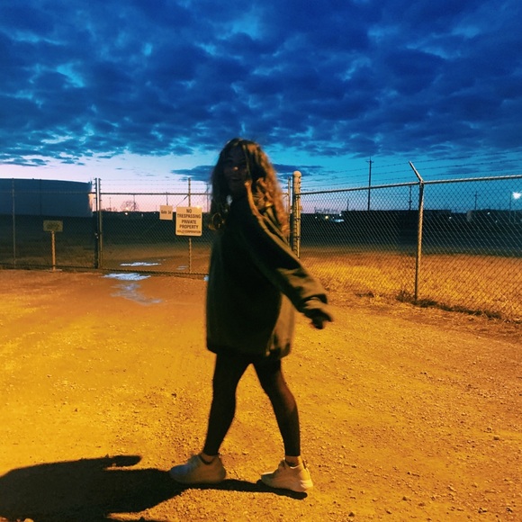 Profile Picture of Kate Mahaney (@k8mahaney) on Poshmark