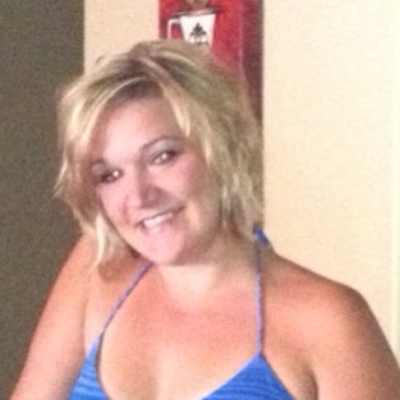 Profile Picture of Shelly Lucas (@shelly0703) on Poshmark