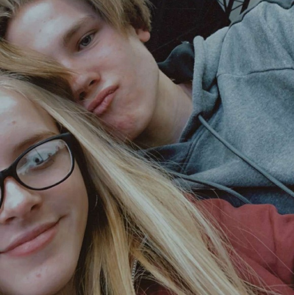 Profile Picture of Colin Hotrum (@fingerlickingoo) on Poshmark