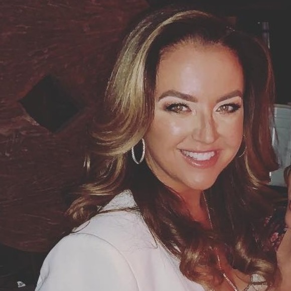 Profile Picture of Michelle Picchioni (@mlinnpicch) on Poshmark