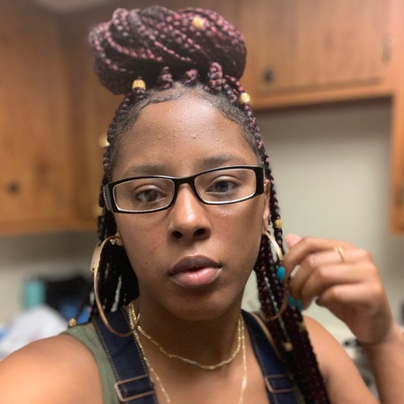 Profile Picture of Ta-shae Wesley (@shae0504) on Poshmark