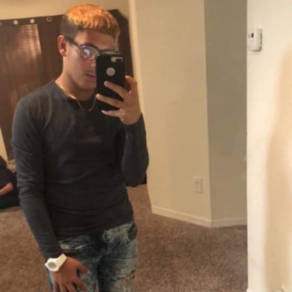 Profile Picture of Chris Valentin (@saucyboiichris) on Poshmark