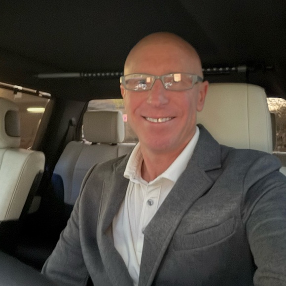 Profile Picture of Joe Matheny (@joematheny) on Poshmark