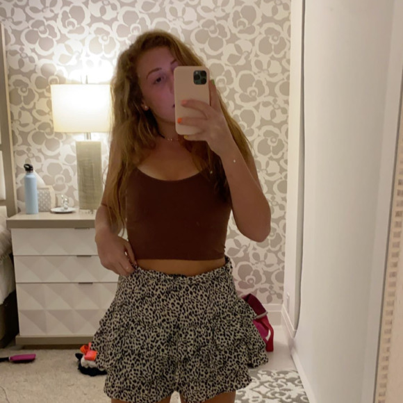 Profile Picture of Annabelle Cotroneo (@abellecotroneo) on Poshmark