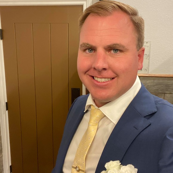 Profile Picture of Kenneth Dodson (@kennethdodson) on Poshmark