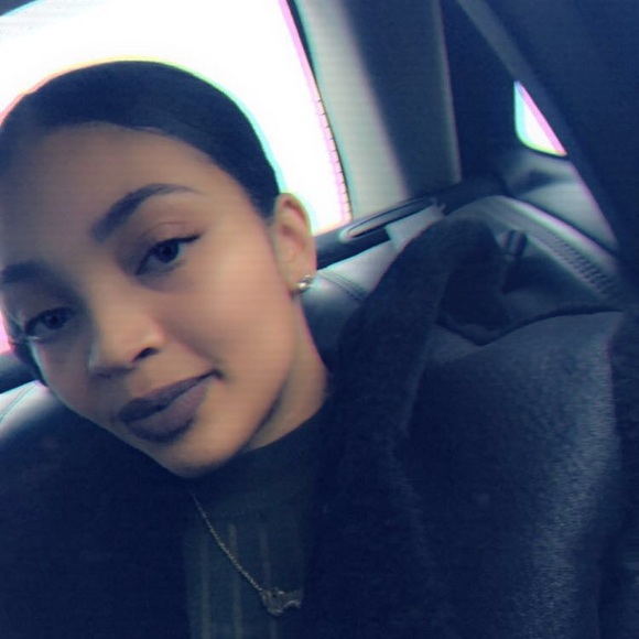 Profile Picture of Serenity Williams (@serenity789) on Poshmark