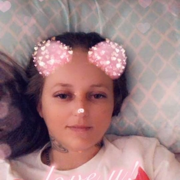 Profile Picture of Leeann Mize (@leeleemize) on Poshmark