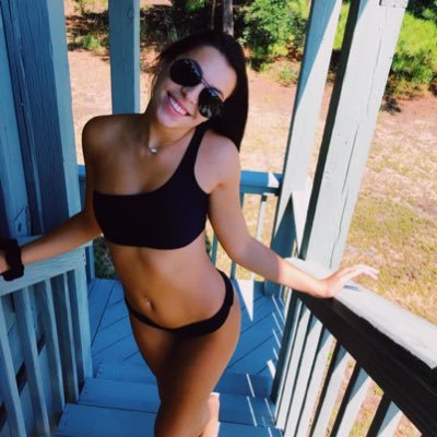 Profile Picture of Nicole (@MARCHettiMadnes) on Twitter
