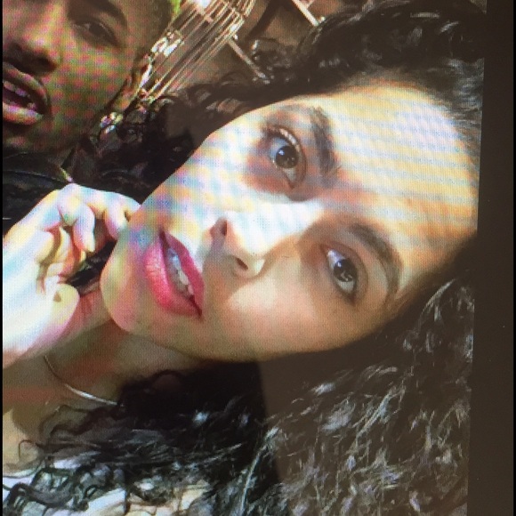 Profile Picture of Olivia Gonzalez (@oliviamariegonz) on Poshmark
