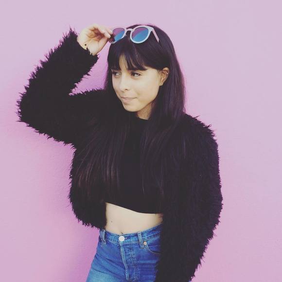 Profile Picture of Amanda Ozuna (@amandaozuna16) on Poshmark